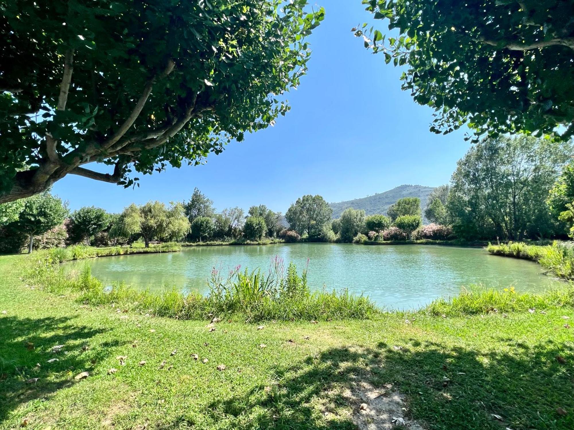 Domaine Du Lac De La Vallee La Roquette-sur-Siagne Bagian luar foto